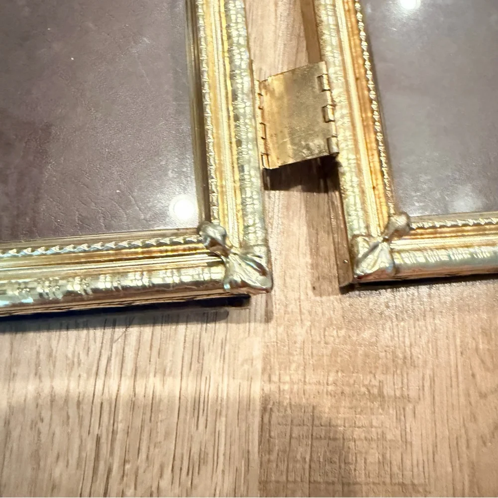 Vintage MCM Tri-fold‎ Picture Photo Frame Gold Tone Ornate Metal Hinged, 5”x7”